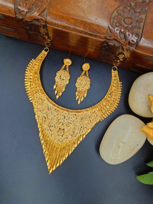 1GM GOLD SHORT NECKLACE