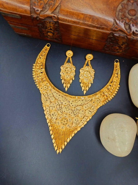 1GM GOLD SHORT NECKLACE